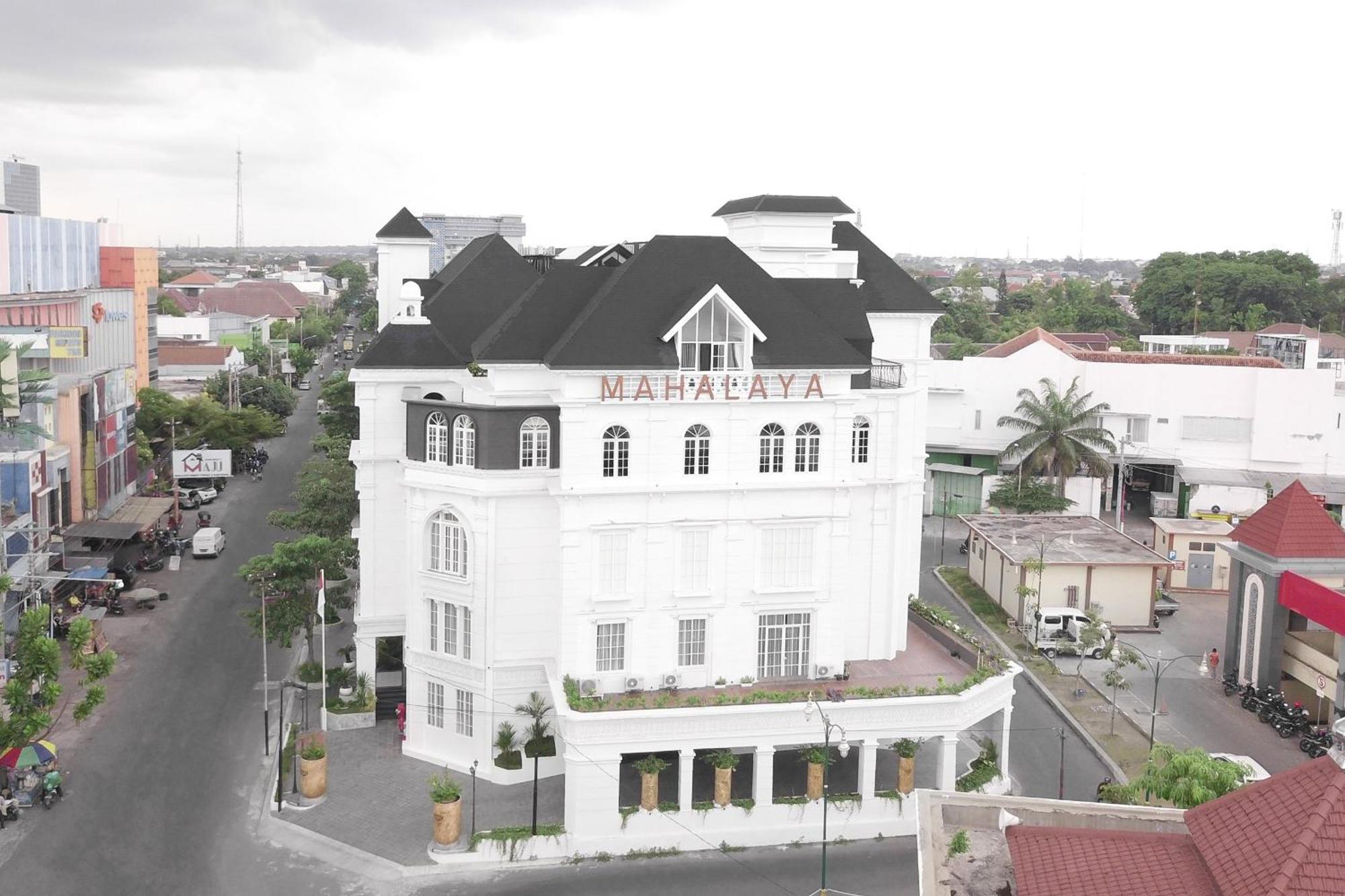 Mahalaya The Legacy Hotel Solo Buitenkant foto